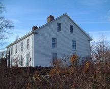 Front and east elevation of DeWolfe House, Wolfville, NS, 2006.; Heritage Division, NS Dept. of Tourism, Culture and Heritage, 2006.