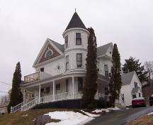 Side elevation, Oakes House, Wolfville, NS, 2006.; Heritage Division, NS Dept. of Tourism, Culture and Heritage, 2006