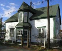 de Olloqui House, south face, 2004; Village of Rexton