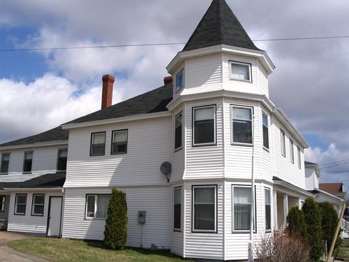 Le presbytère de la paroisse Saint-Jean-Baptiste