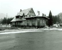 Corner view of Canadian Pacific Railway Station, showing both the front and side façades; viewed from the southwest.; Parks Canada Agency / Agence Parcs Canada, C.A. Hale, 1991.