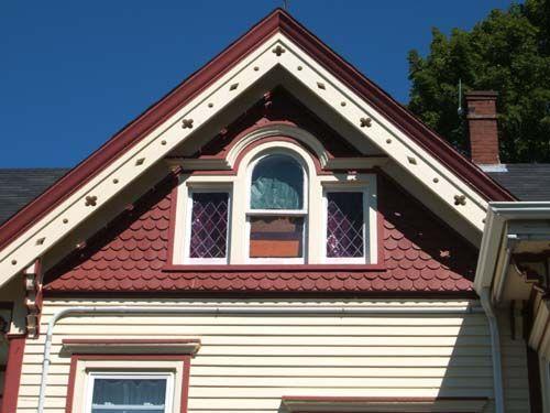 Side palladian window with stained glass