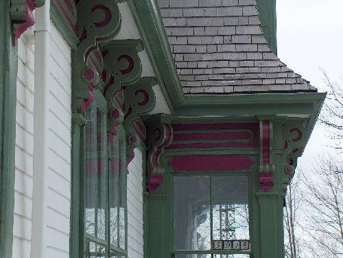 Decorative Elements Under Eaves