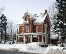 Maison et écurie William-Mitchell; Ministère de la Culture et des Communications, Jean-François Rodrigue, 2004