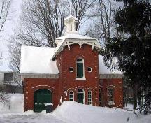 Écurie de la maison William-Mitchell; Ministère de la Culture et des Communications, Jean-François Rodrigue, 2004