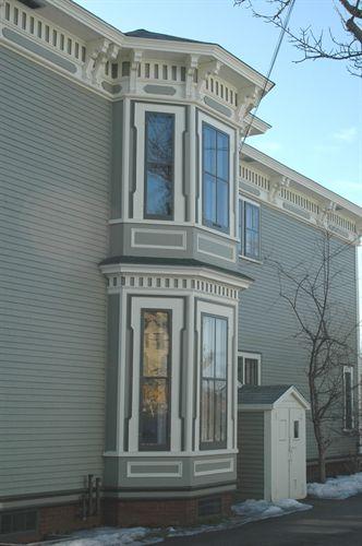 Bay window detail