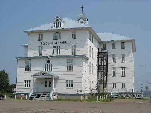 Académie Sainte-Famille - la façade avant