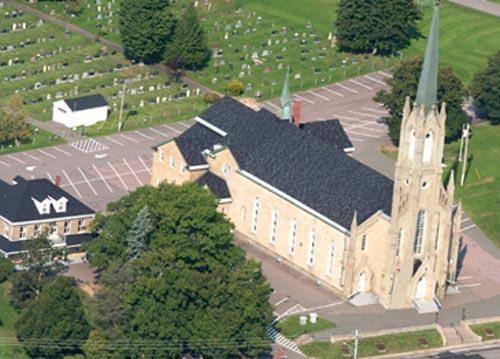 Église Saint-Thomas de Memramcook - vue aérienne