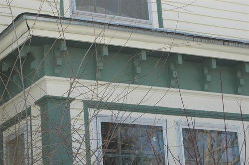 Bracket detail
