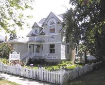 Exterior view of the Leckie House, 2003; City of Kelowna, 2003