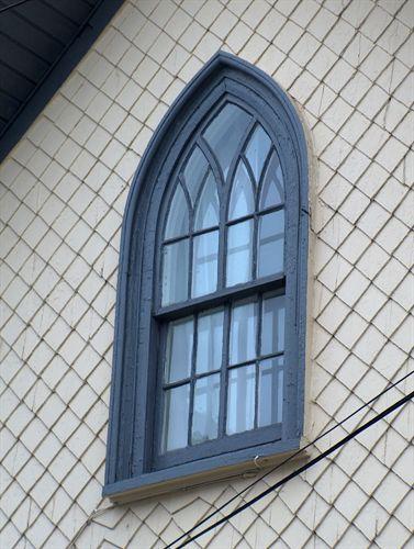 Gothic window, James-Robson House, Dartmouth, NS