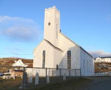 View of South Side United Church from main road though Twillingate. ; HFNL 2007