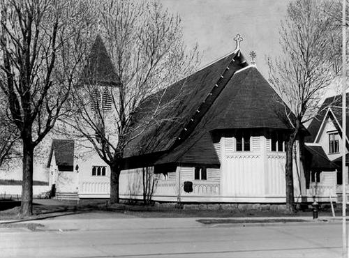 Église anglicane St. George's - prise après le feu