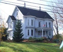 Front and east elevation, Turner House, New Minas, Nova Scotia, 2006.; Heritage Division, NS Dept. of Tourism, Culture and Heritage, 2006.