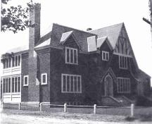 Photo de l'ancienne maison du Dr. Robichaud; Généalogie Tracadie Inc.
