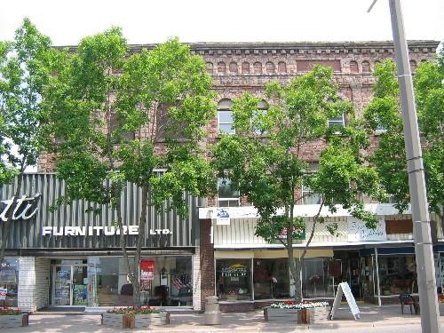 Coronation Block, 2004