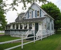 Entrée principale du bâtiment; Town of Tracadie-Sheila