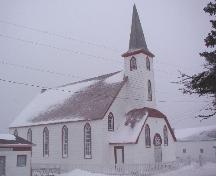 Photo exterior view of front and left sides of Elliston United Church, Elliston, NL, 2006/01/12; L Maynard, HFNL, 2007