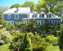 Rear elevation, White-Irwin House, Shelburne, Nova Scotia, 2004.; Heritage Division, NS Dept. of Tourism, Culture and Heritage, 2004.