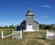 Façade principale - du sud de l'Église catholique romaine St. Michael's of Archangels, Meleb, 2006; Historic Resources Branch, Manitoba Culture, Heritage and Tourism, 2006