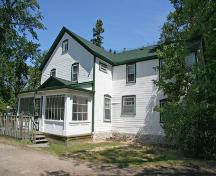 Primary elevations, from the southeast, of Inkster House (Bleak House), Winnipeg, 2006; Historic Resources Branch, Manitoba Culture, Heritage and Tourism 2006