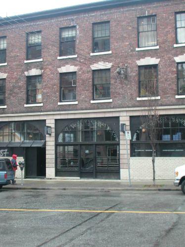 Central part of front facade