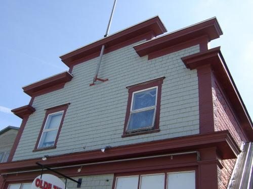 Grimmer Building - Stepped parapet