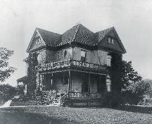 Historic photograph; unknown