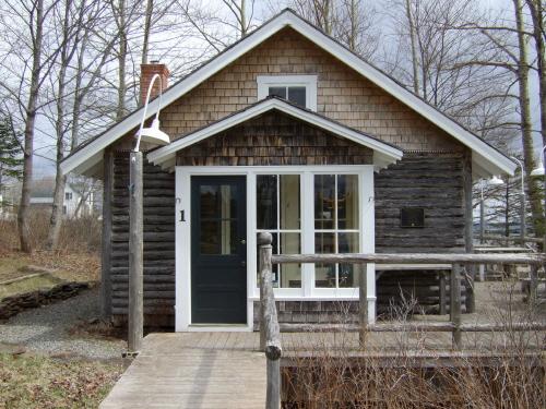 Niger Reef Tea House - Front Façade