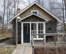 This photograph shows the front façade of the building, 2007; Town of St. Andrews