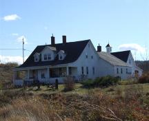 Front and west elevation, Reid House, Avonport, Nova Scotia, 2006.; Heritage Division, NS Dept. of Tourism, Culture and Heritage, 2006.