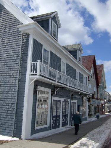 Street Building - Contextual view