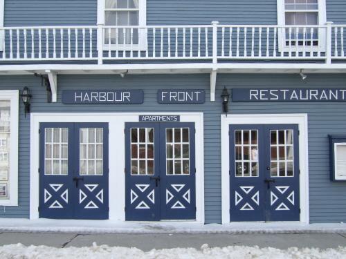 Street Building - Entrances