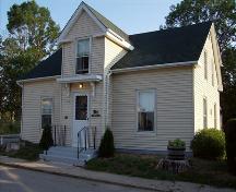 Front and side elevation, 19 Water Street, Bridgetown, NS, 2007.; Heritage Division, NS Dept. of Tourism, Culture and Heritage, 2007.