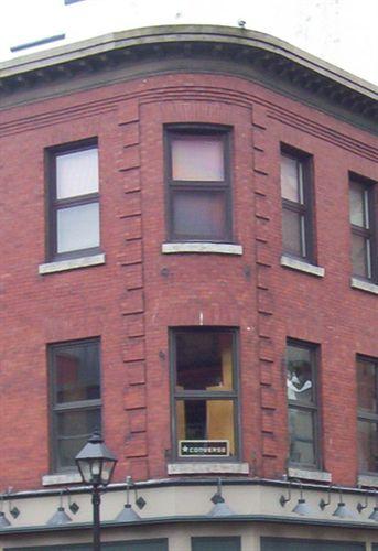 Corner detail