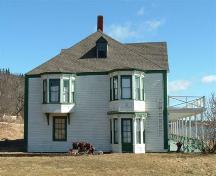 Ottawa House, Parrsboro, NS, side elevation, 2007; Heritage Division, NS Dept. of Tourism, Culture and Heritage, 2007.