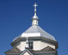 Dôme (détail) de l'église catholique ukrainienne St. Nicholas, Poplarfield, 2006; Historic Resources Branch, Manitoba Culture, Heritage and Tourism, 2006