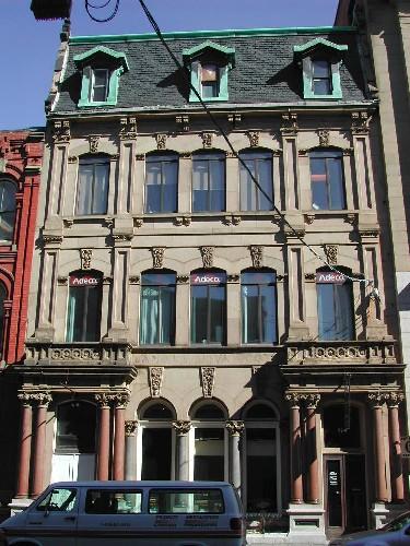 Palatine Building - Contextual view