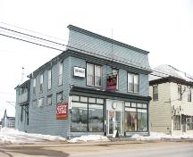 La façade principale; Village of Rogersville