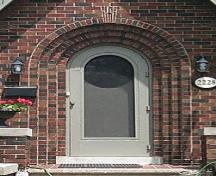 The front entrance of the Dr. Neil MacDonald House.; City of Windsor, Nancy Morand, 2001