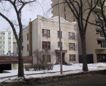 View of the front and north facades of Balfour Manor, facing 116 Street (March 2006); City of Edmonton, 2006