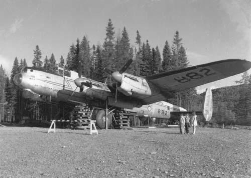 Lancaster KB882 Aircraft parked