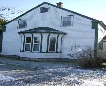 Side elevation showing bay window, Everett Smith House, Barrington Passage, NS, 2007.; Department of Tourism, Heritage and Culture, Province of Nova Scotia 2007