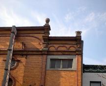 Détail du théâtre des Variétés; Ministère de la Culture, des Communications et de la Condition féminine, Jean-François Rodrigue, 2004