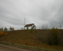 Contextual view, from the southwest, of Glen Elmo School, Rossburn area, 2006; Historic Resources Branch, Manitoba Culture, Heritage and Tourism, 2006