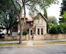 Primary elevation, from the west, of the Johnston Estate, Brandon, 2005; Historic Resources Branch, Manitoba Culture, Heritage and Tourism, 2005
