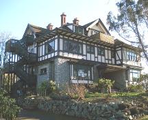 Exterior view of Dashwood Manor; City of Victoria, 2007