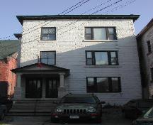 Cette photographie montre la vue globale de l'édifice sur la rue Duke, 2005.; City of Saint John