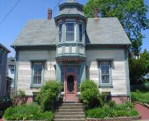 William Smith House, Old Town Lunenburg, front façade, 2004; Heritage Division, NS Dept. of Tourism, Culture and Heritage, 2004