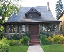 Front view of 1020 Spadina Cresecent East, 2007; City of Saskatoon, Kathlyn Szalasznyj, 2007.